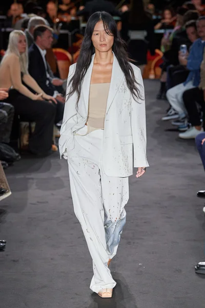 Look 22